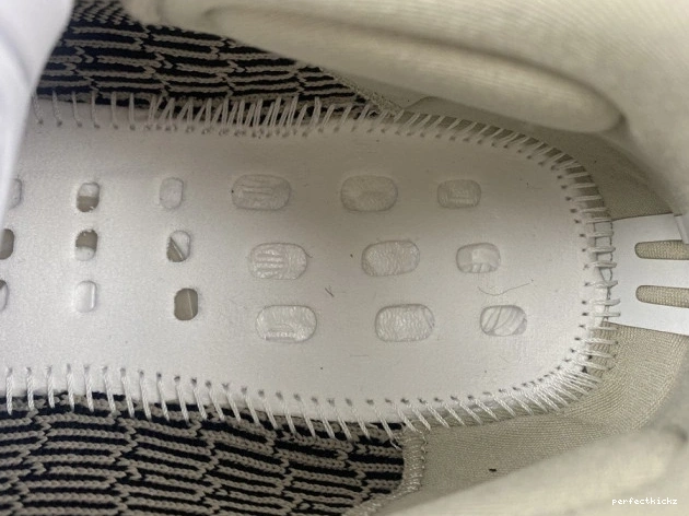 V2 Beige 350 Black Yeezy Adidas HP7870 Boost 0825